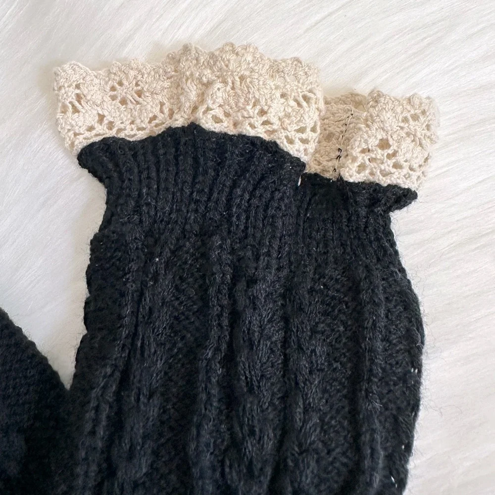 NWT Charlotte Russe Crochet Knit Boot Cuffs Toppers Black with Ivory OS